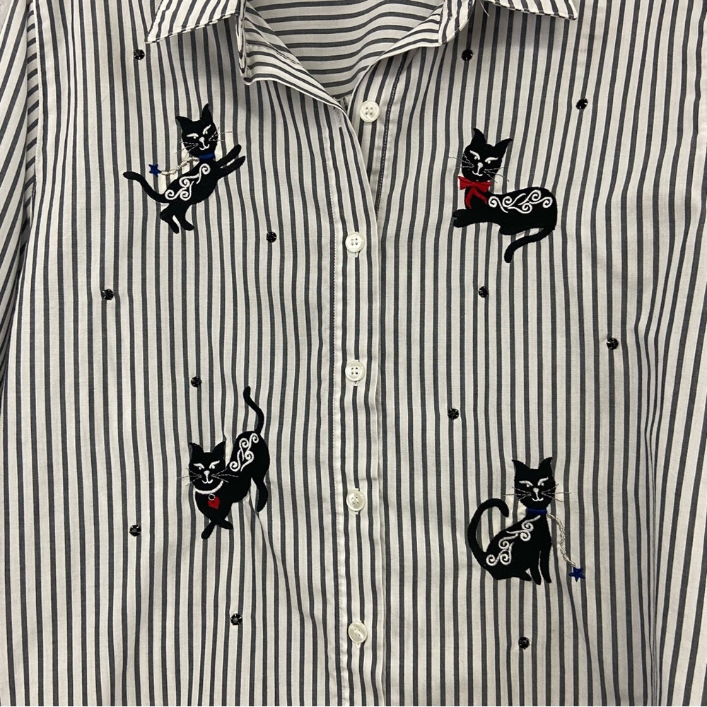 BonWorth Vintage grey & white stripe blouse w/ appliquéd black cats Med Petite🦚